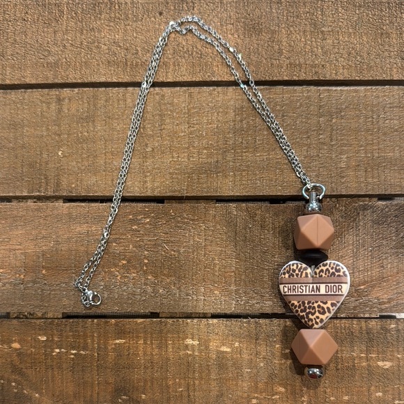 Handmade necklace - Picture 1 of 1